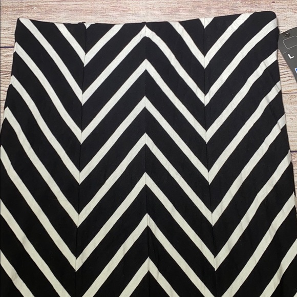NWT Mossimo Pencil Chevron Skirt L - Picture 8 of 10